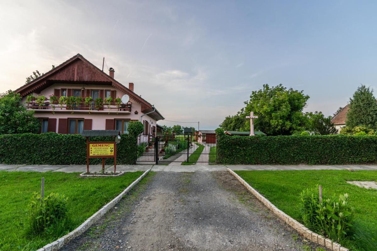 Gemenc Vendégház Hercegszanto Exterior foto