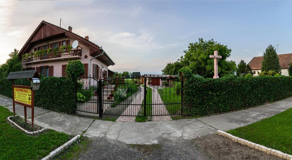Gemenc Vendégház Hercegszanto Exterior foto